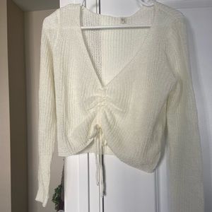 Perfect sweater for transitioning into Spring🌷